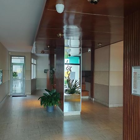 Chambrette Boulevard Des Pyrenees Hypercentre 10M Carre Wc Sur Le Palier, Porte40 Pau Kültér fotó