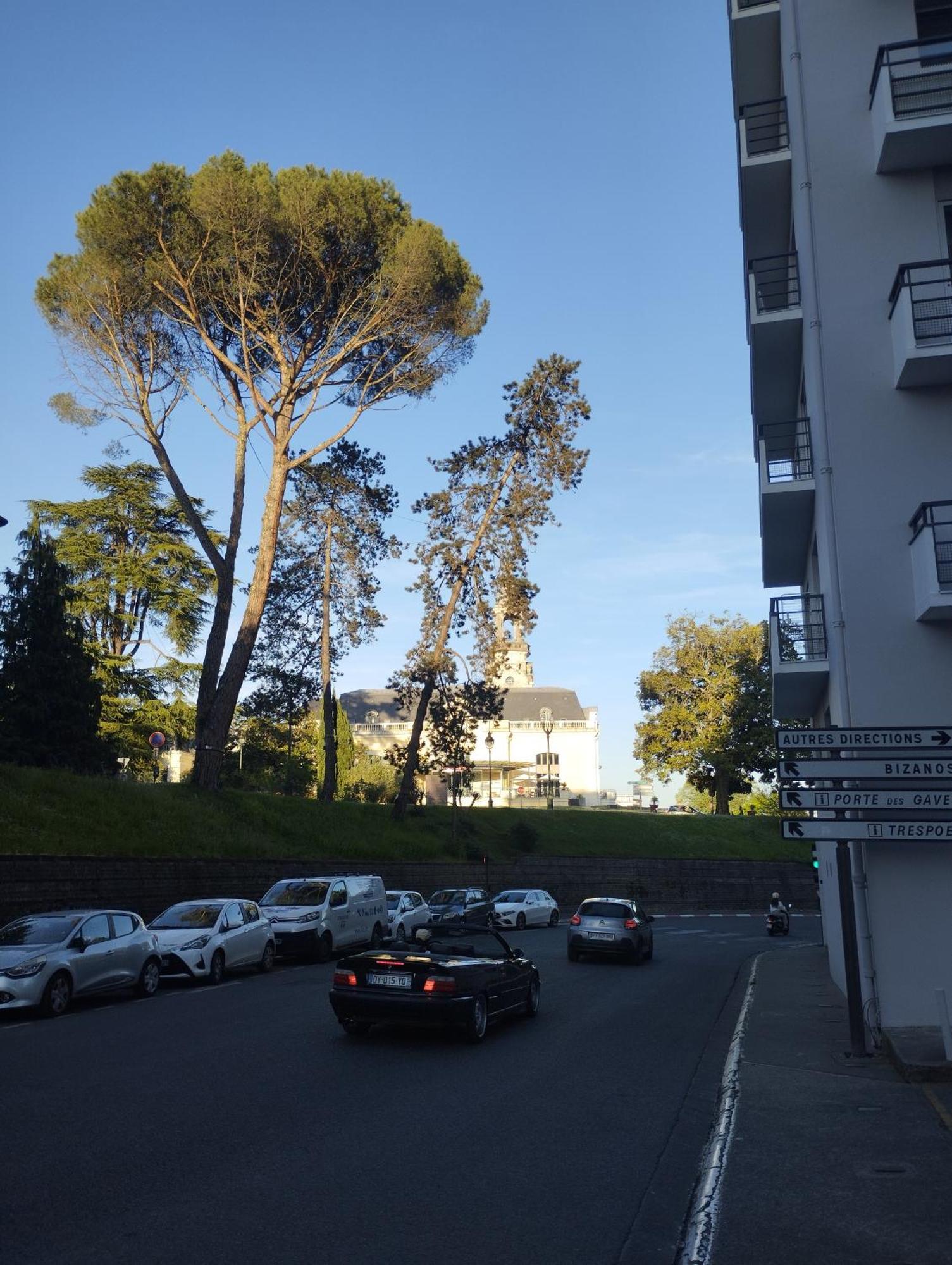 Chambrette Boulevard Des Pyrenees Hypercentre 10M Carre Wc Sur Le Palier, Porte40 Pau Kültér fotó